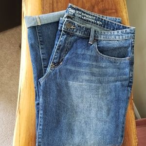 Gap Sexy Boyfriend Fit Coupe Jeans